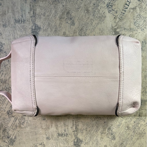 ERA81 San Francisco Toiletry/Makeup bag double zipper light pink leather - Picture 3 of 10